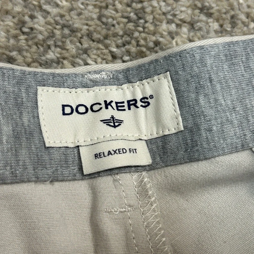 Dockers Pants The Best Pressed 36x32 Beige Relaxed Fit Pleated Comfort Khaki New